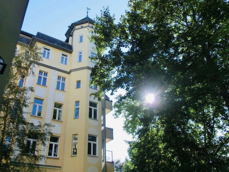 Wohnen im Park - Lichtdurchflutete 3-Zimmer-Wohnung - Mit Balkon, Keller und Stellplatz — photo 1